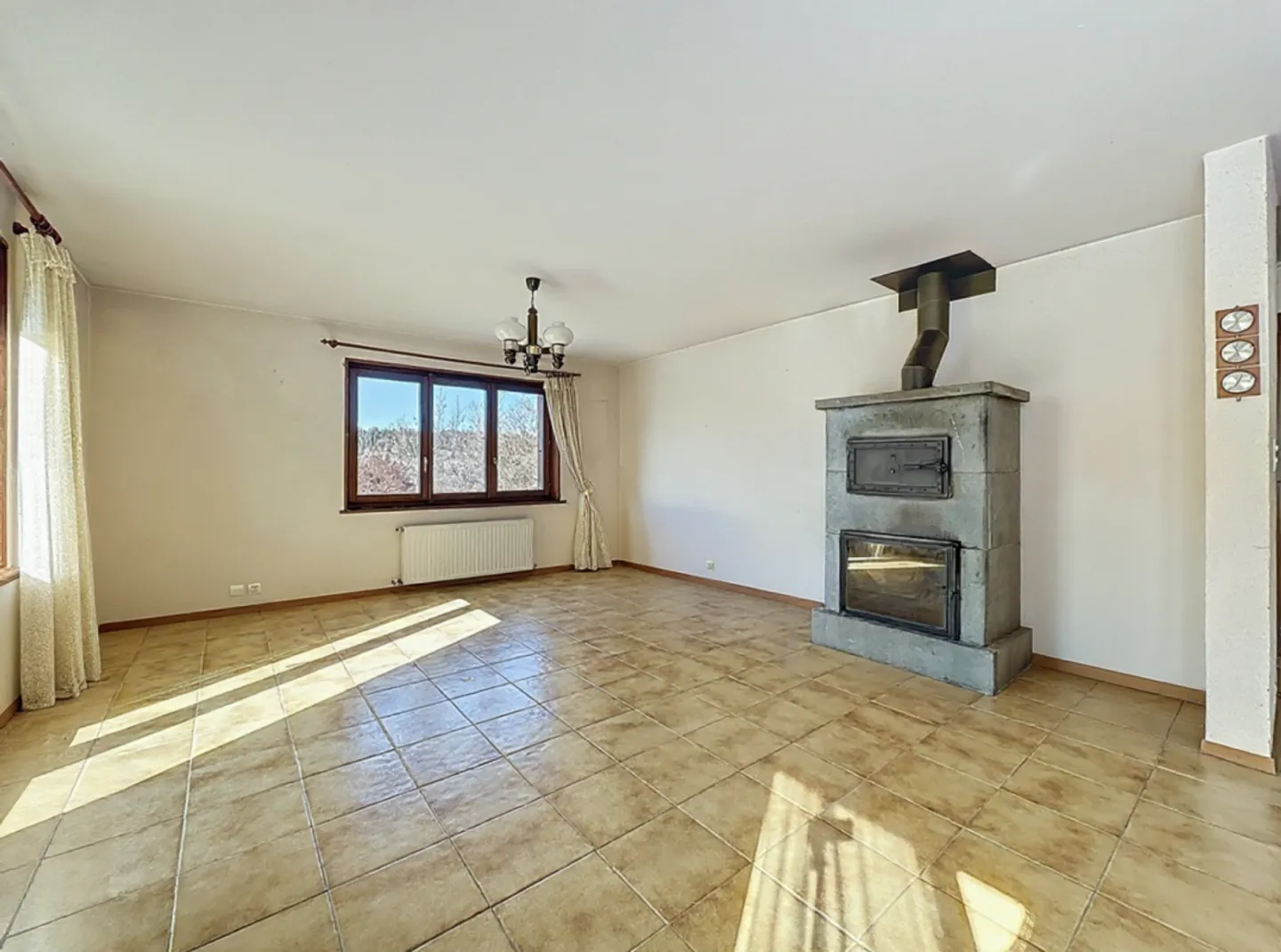 Villa am Ufer des Jouxsees - Foto 5 von 13