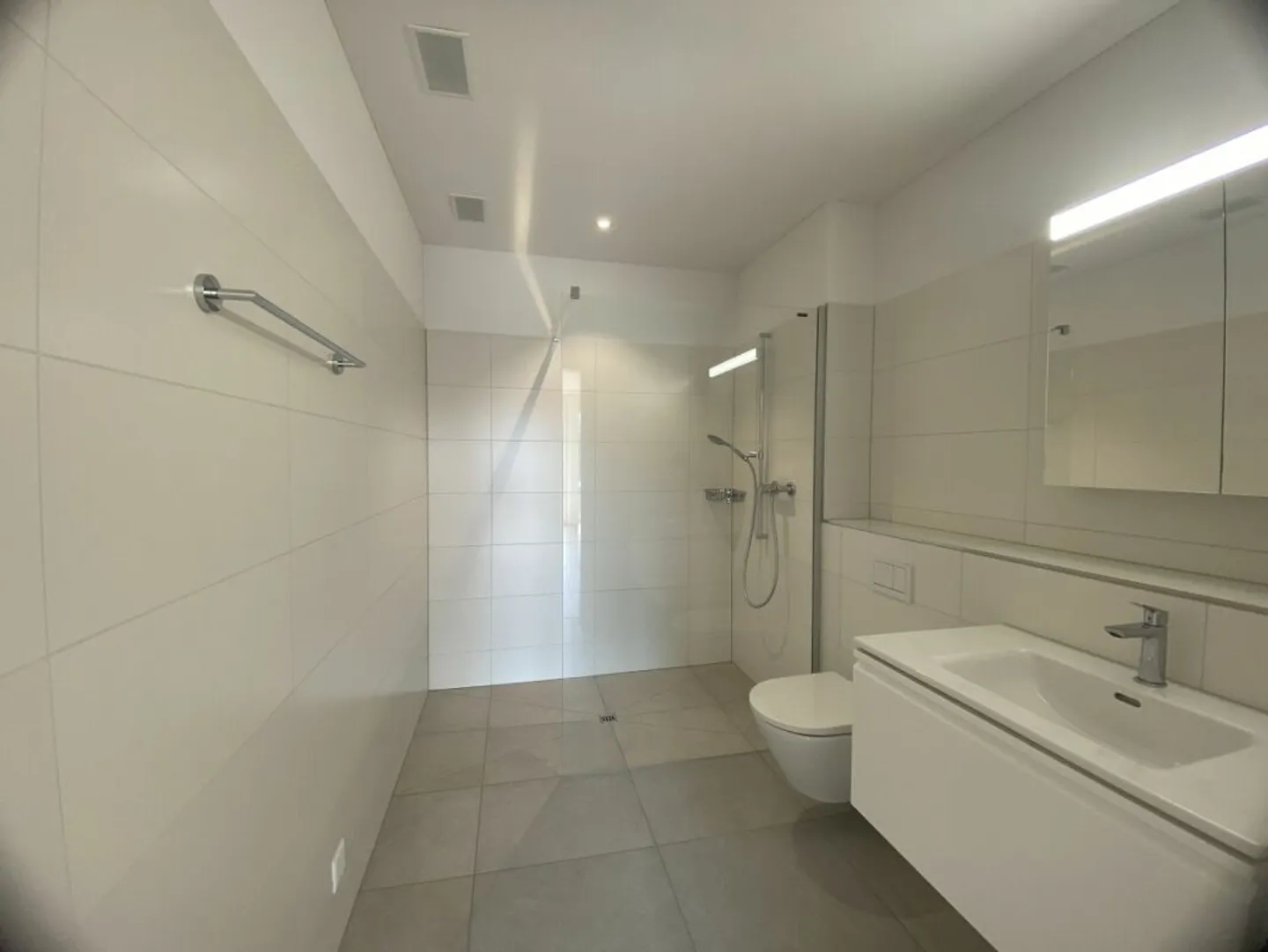 Ihr neues Zuhause im Blumenpark - modern und grosszügig - Photo 4 sur 7