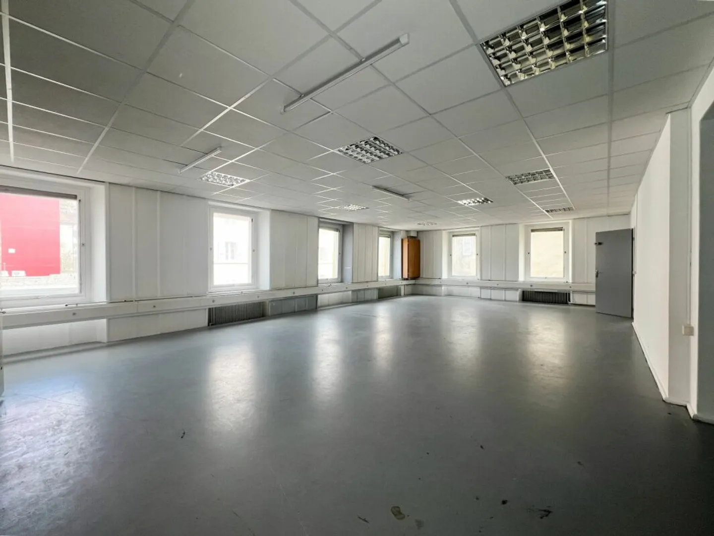 Locali spaziosi di circa 220m² nel centro città - Foto 2 di 13