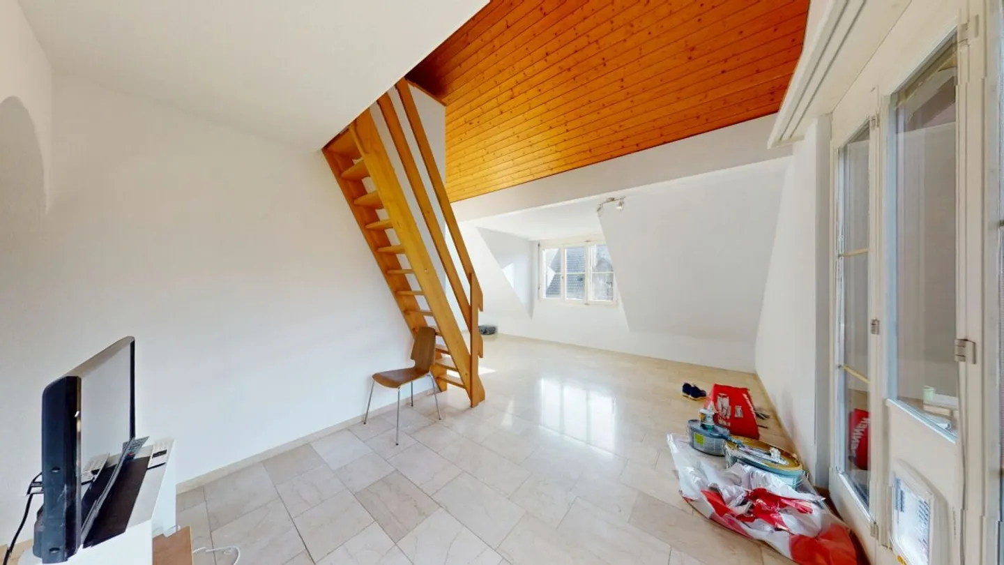 Charming Maisonette with Balcony - Photo 5 of 12