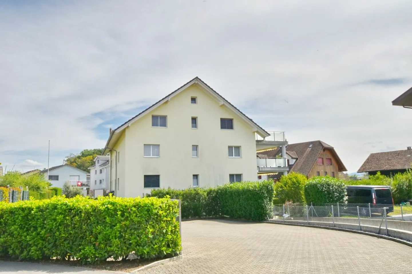 Appartement mansardé de 4.5 pièces avec grenier aménagé - Photo 1 sur 12