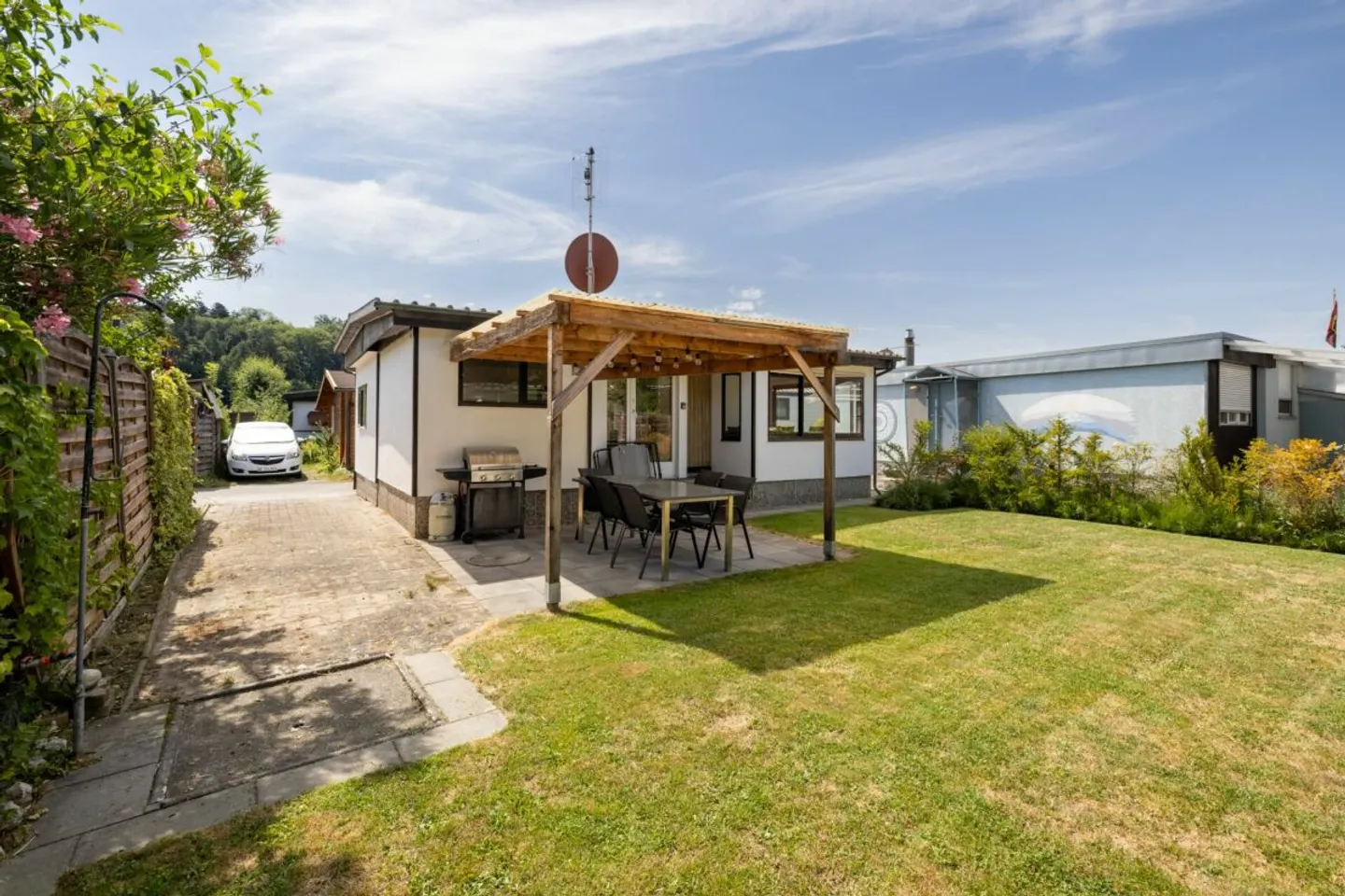 Beau bungalow de 3,5 pièces dans un emplacement calme à Caravaning Gletterens - Photo 10 sur 13