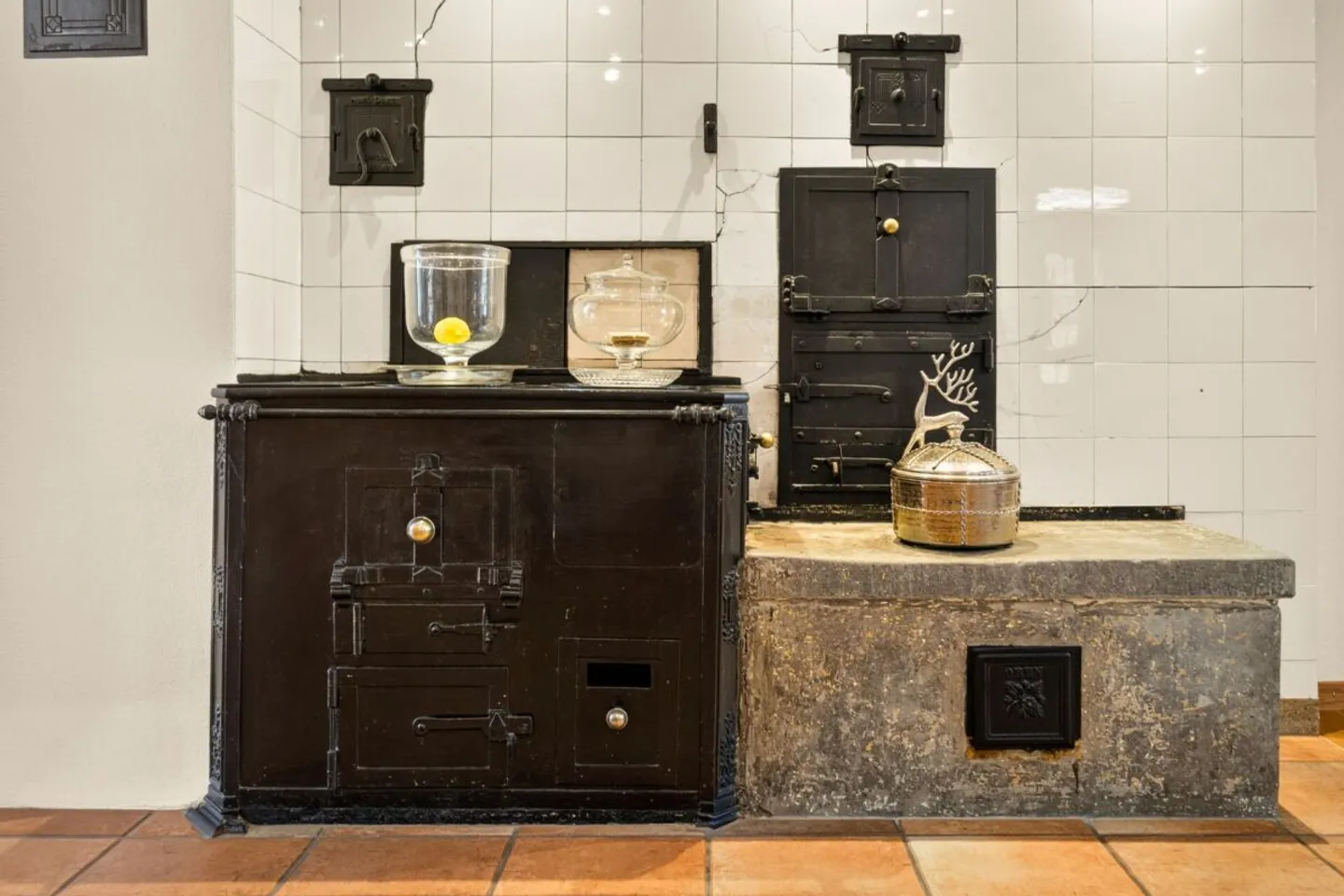 Ruhig gelegenes Einfamilienhaus mit vorbereiteter Einliegerwohnung, Scheune und traumhaften Garten - Photo 8 of 13