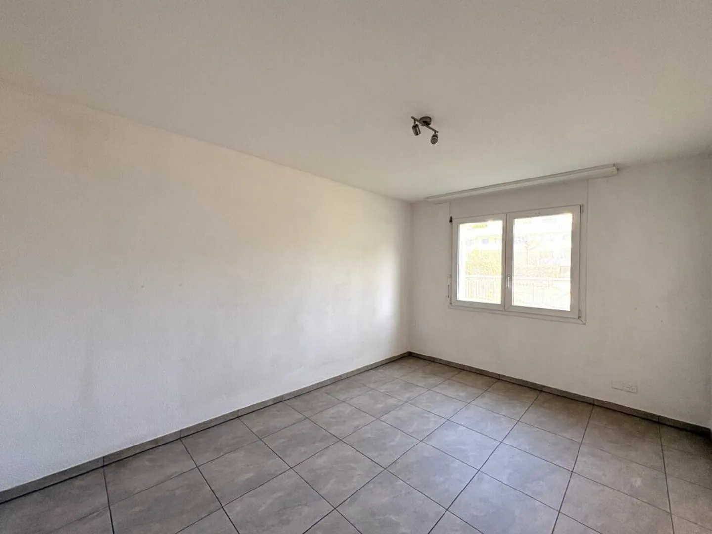 Appartamento 4½ locali con grande giardino in uso esclusivo - Foto 7 di 12