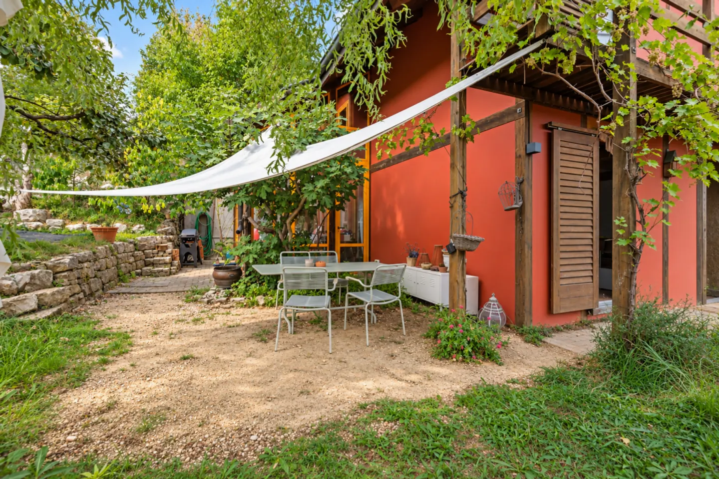 Casa unifamiliare di 5,5 stanze con ampio spazio esterno cerca famiglia - Foto 3 di 13