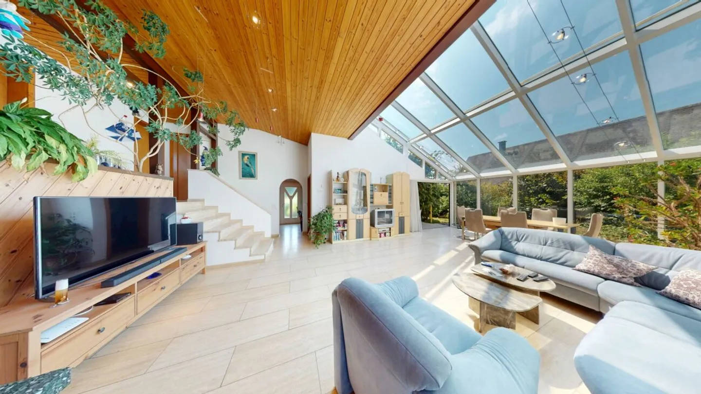 Charming 4.5 Room Single Family House with Lovingly Designed Garden - Photo 5 of 13