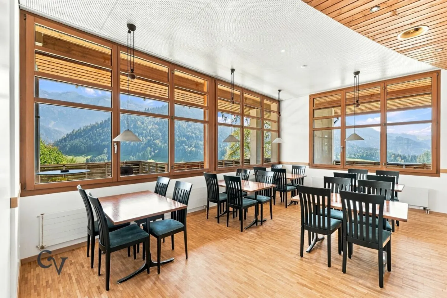 Traditional Eigenthalerhof - Excursion restaurant at the foot of Pilatus for lease - Photo 5 of 13