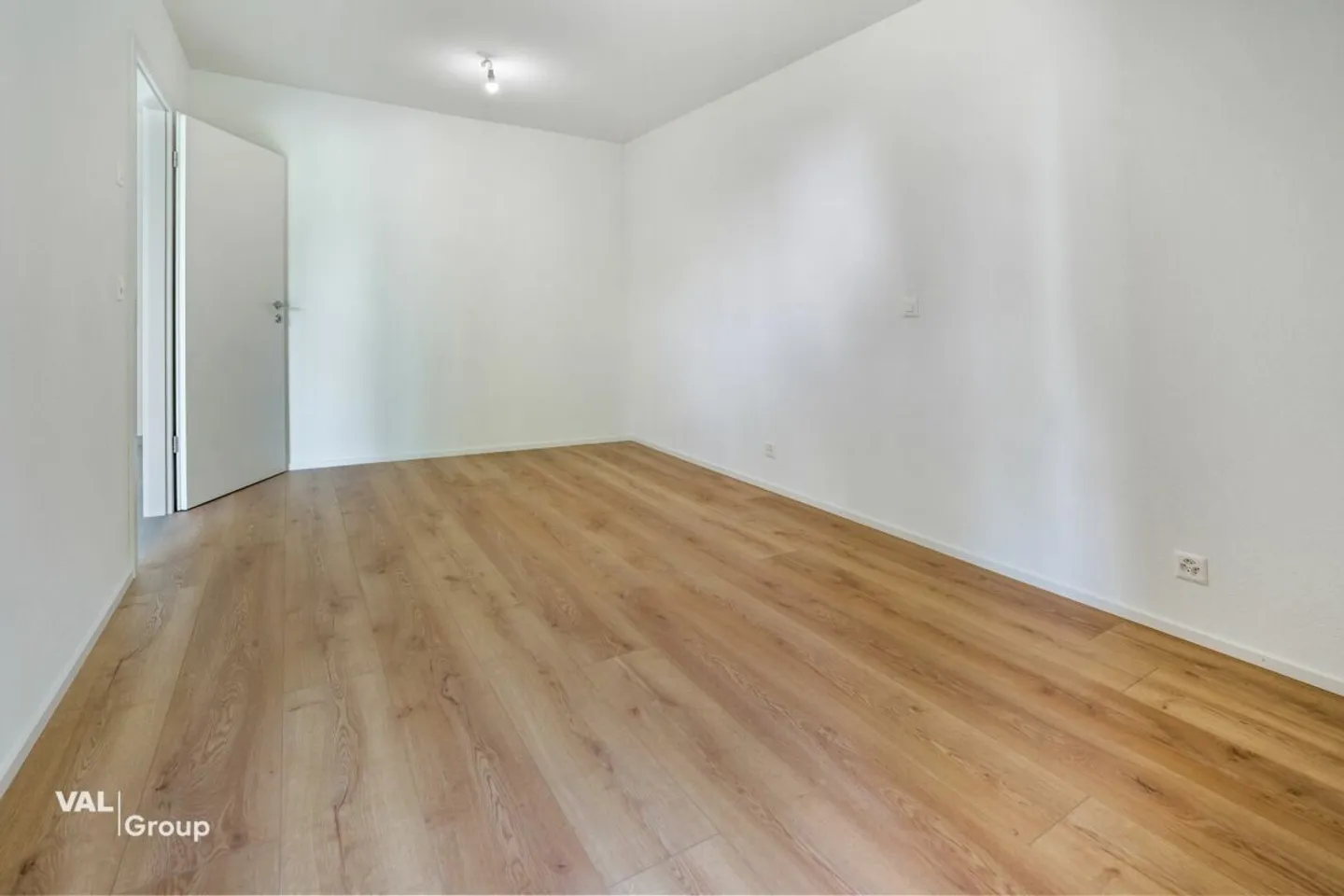 Rare - superbe 2.5 pièces avec terrasse et jardin privatif - Foto 5 di 10