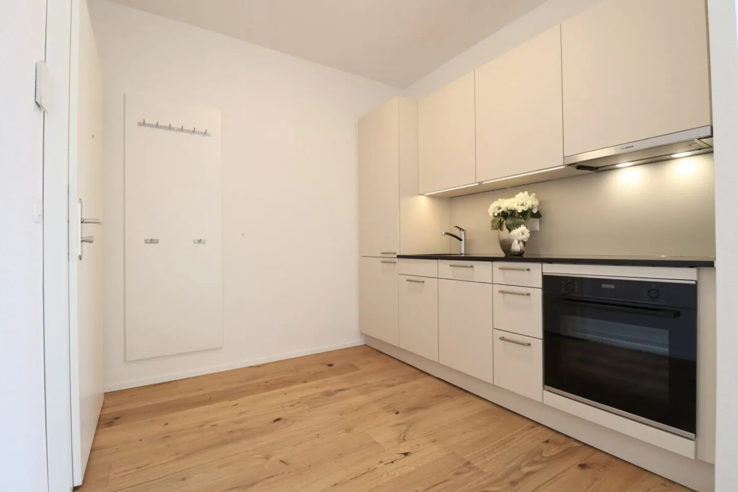 Appartement moderne de 2,5 pièces dans un quartier calme - Photo 1 sur 6
