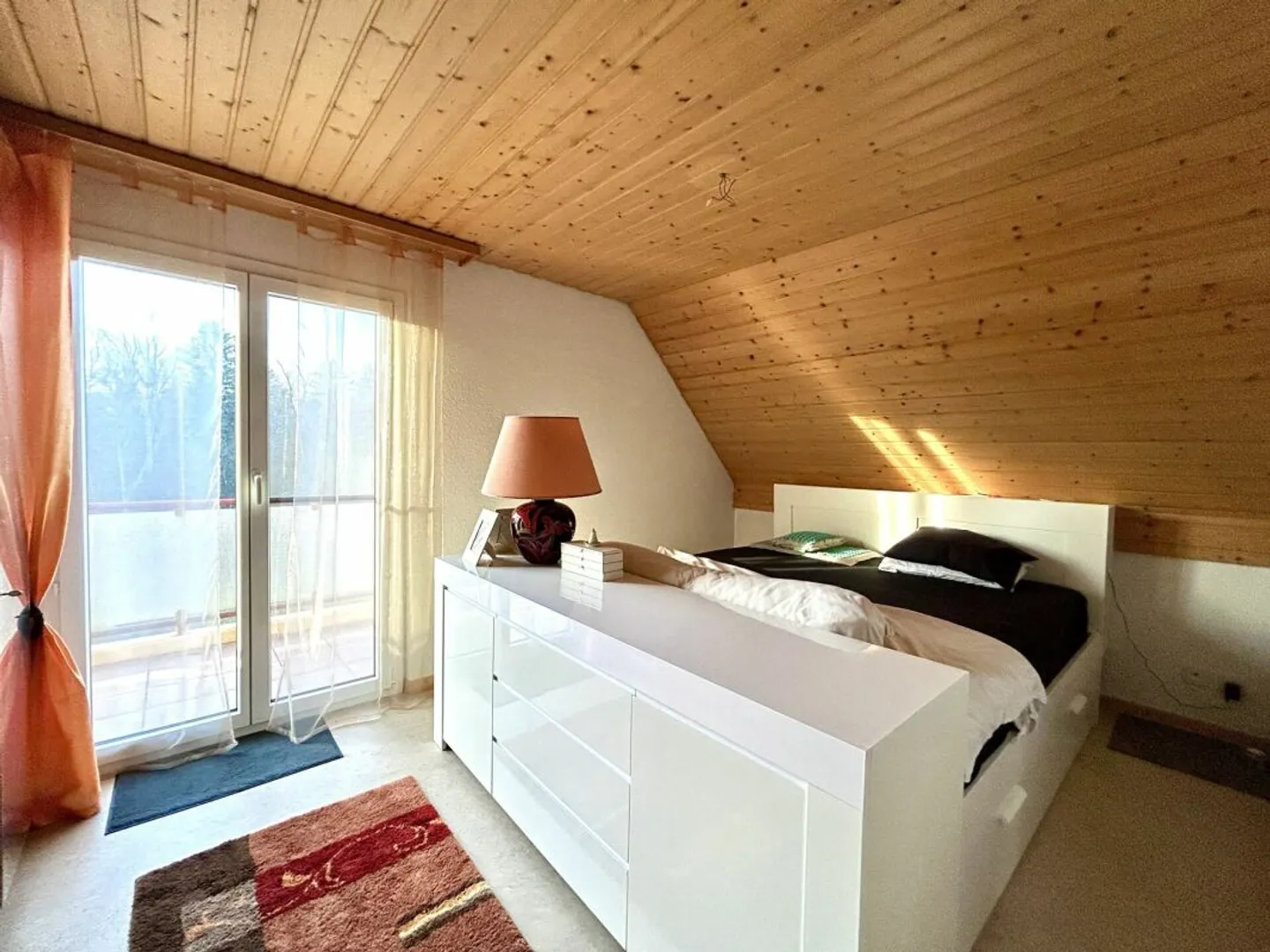 Stylish duplex apartment with a unique living experience on two levels! - Photo 6 of 13