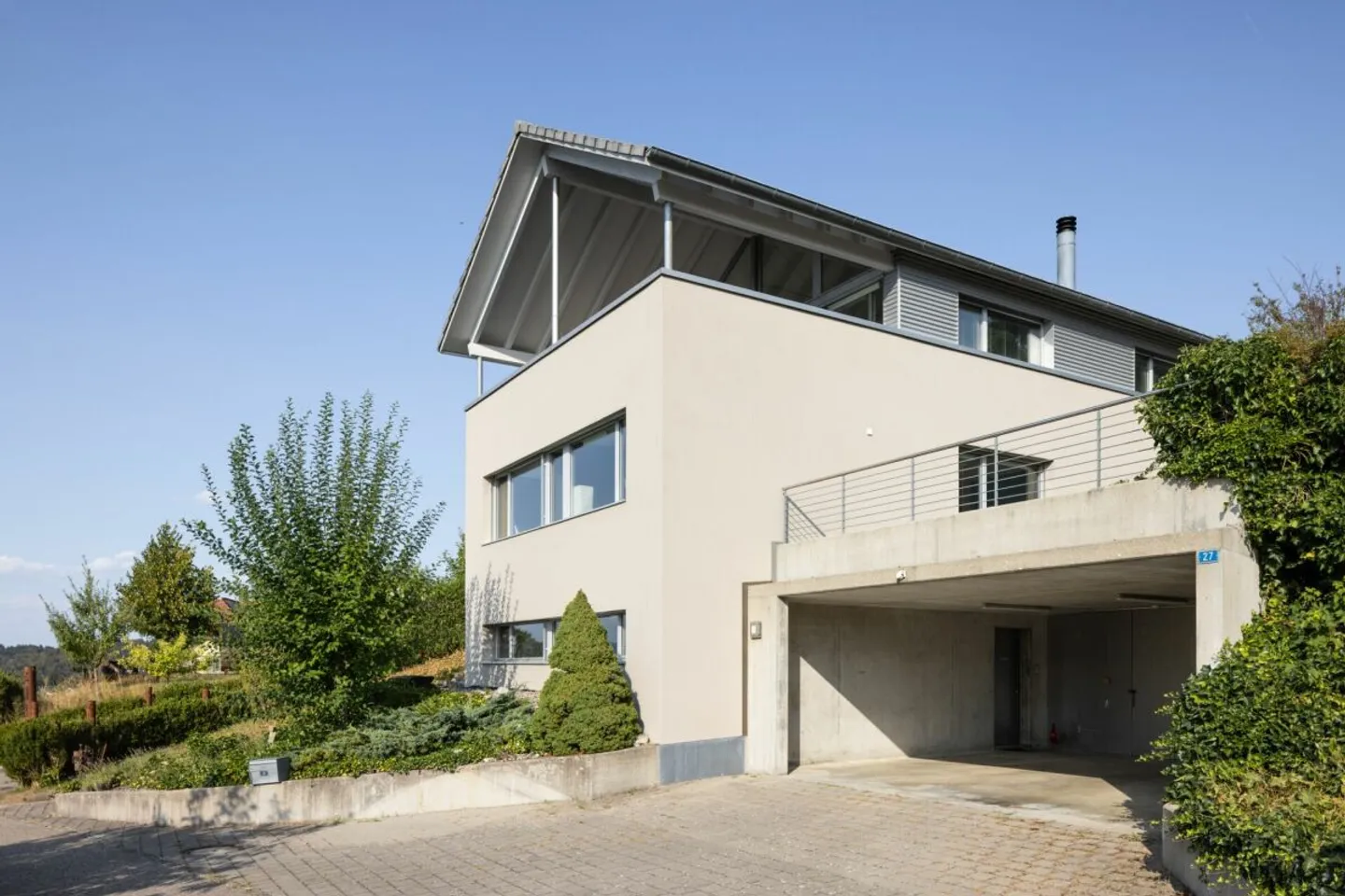 Luxurious Single-Family Home with Pool and Stunning Views in Roggwil BE - Photo 1 of 13