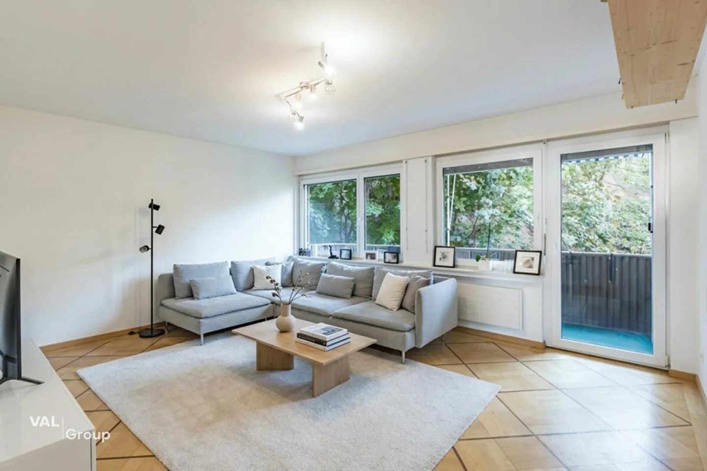 Affascinante esperienza abitativa nel cuore di Brig: Centrale, tranquilla e soleggiata - Foto 2 di 11