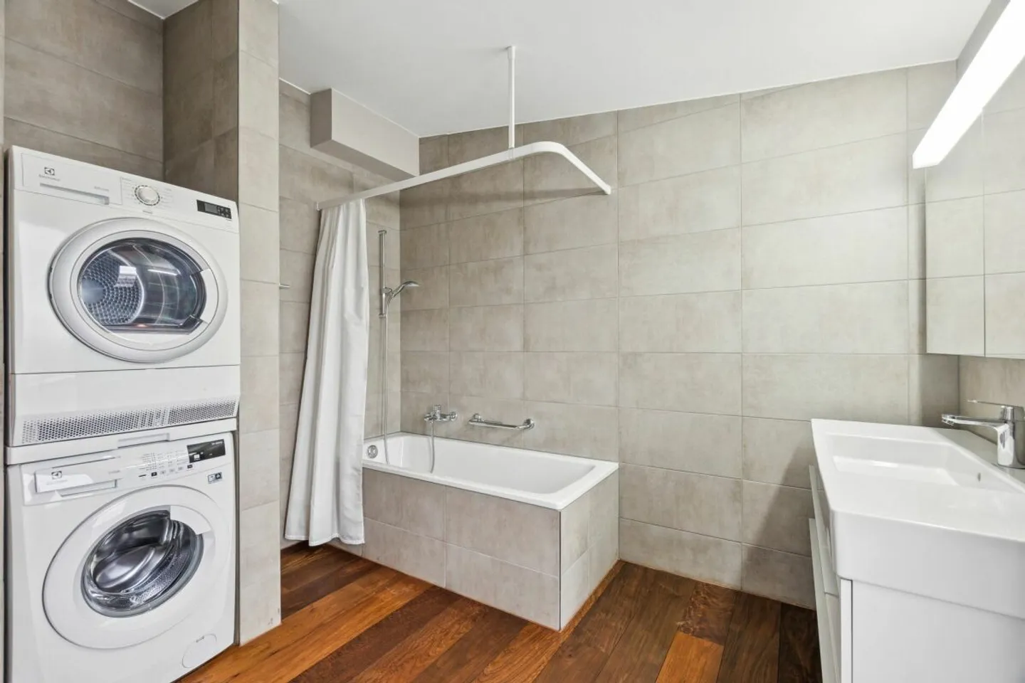 Luxuriöse Attikawohnung mit Terrassen - Foto 5 von 10