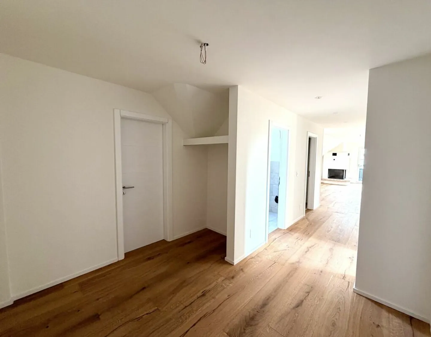 Like-new 4.5 room apartment completely renovated! - Photo 8 of 12