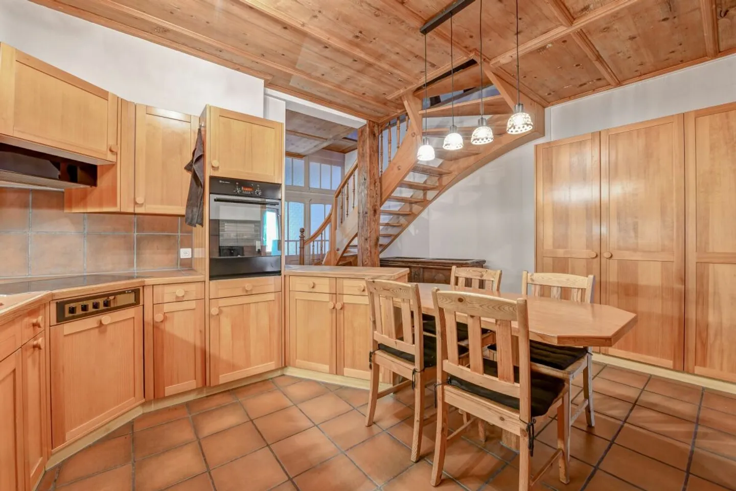 Historical dream home over four floors in the heart of the old town of Stein am Rhein - Photo 9 of 13