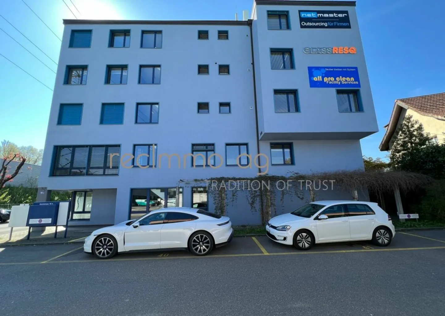 Exclusive office space for rent - Zürichstrasse 110b, Adliswil - Photo 1 of 6