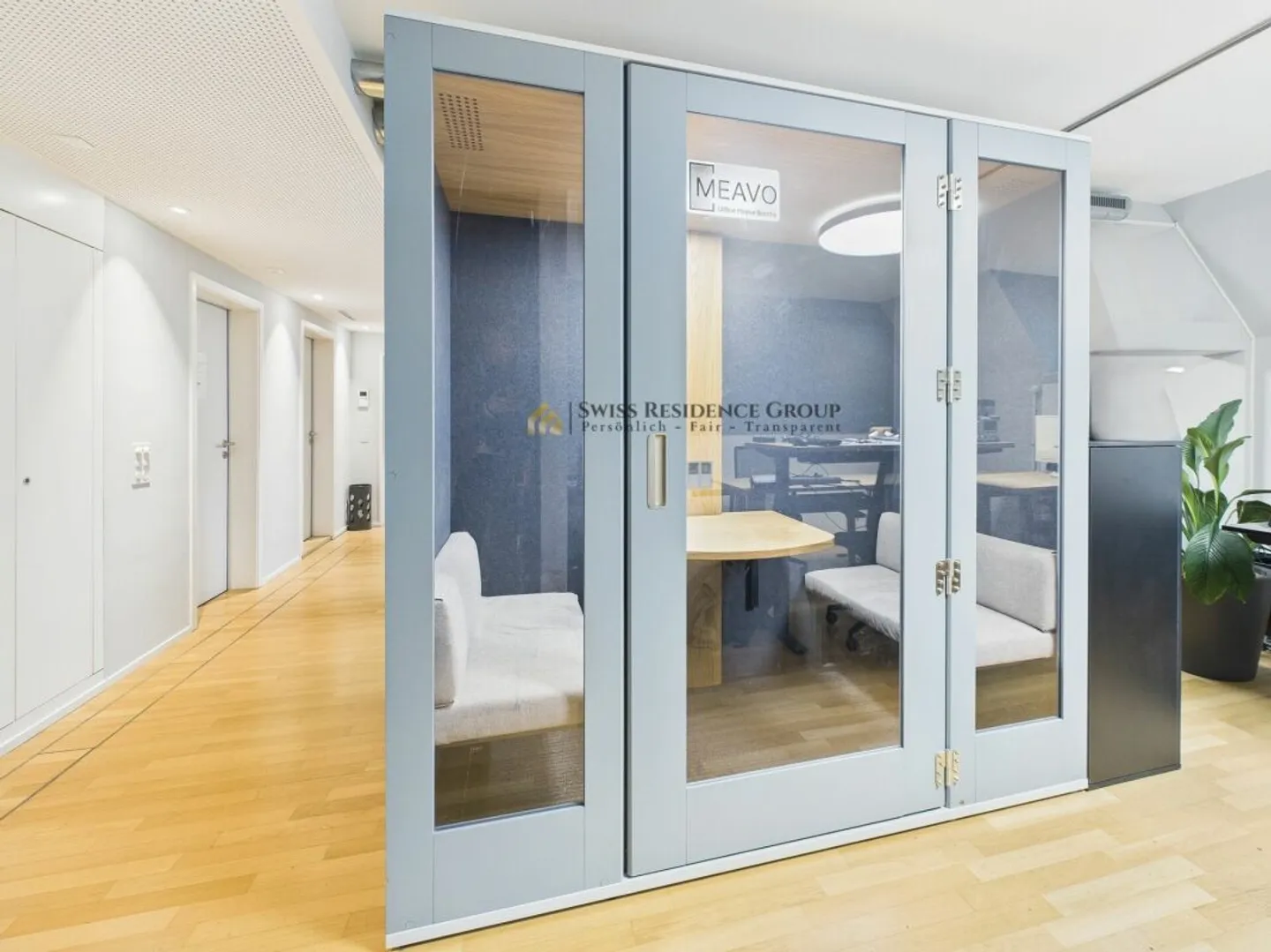 Ufficio centrale su due piani - modernamente attrezzato con vista sui tetti della città - Foto 8 di 11