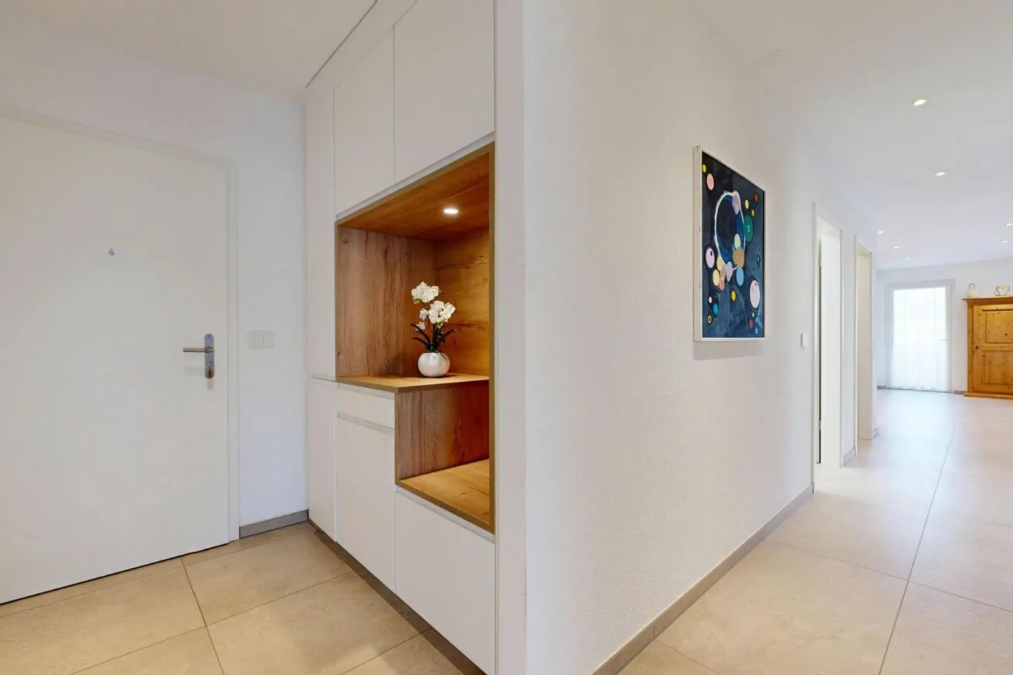 Beautiful, nearly new apartment in a quiet location - Photo 10 of 13