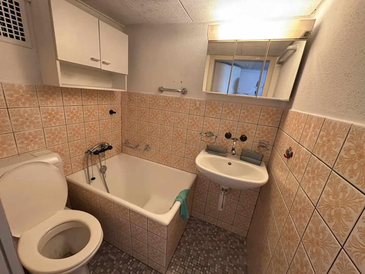 Single-family house with development potential - Photo 8 of 10