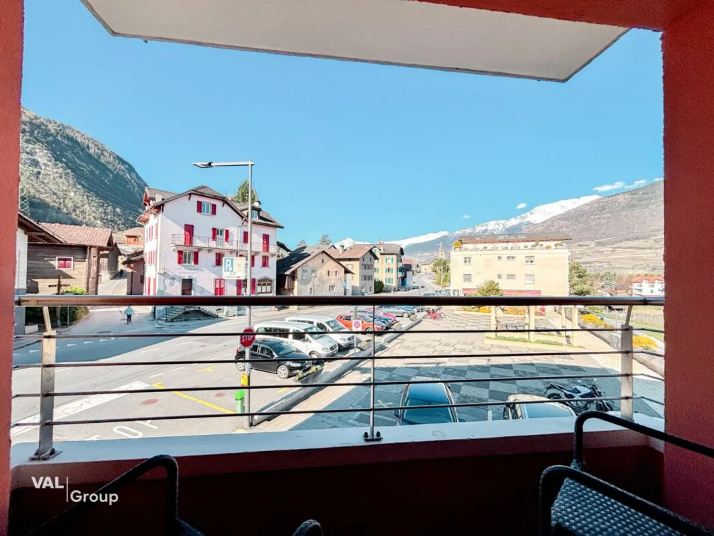 3.5 rooms on the 1st floor in the Centre of Grône - Photo 7 of 9