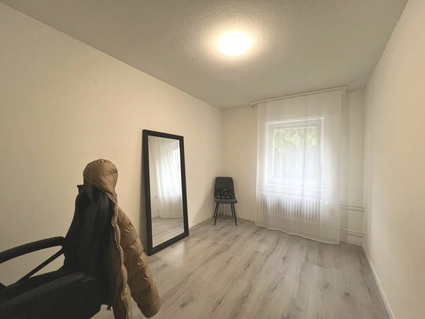 Appartement confortable de 4,5 pièces dans un endroit calme - Photo 3 sur 8