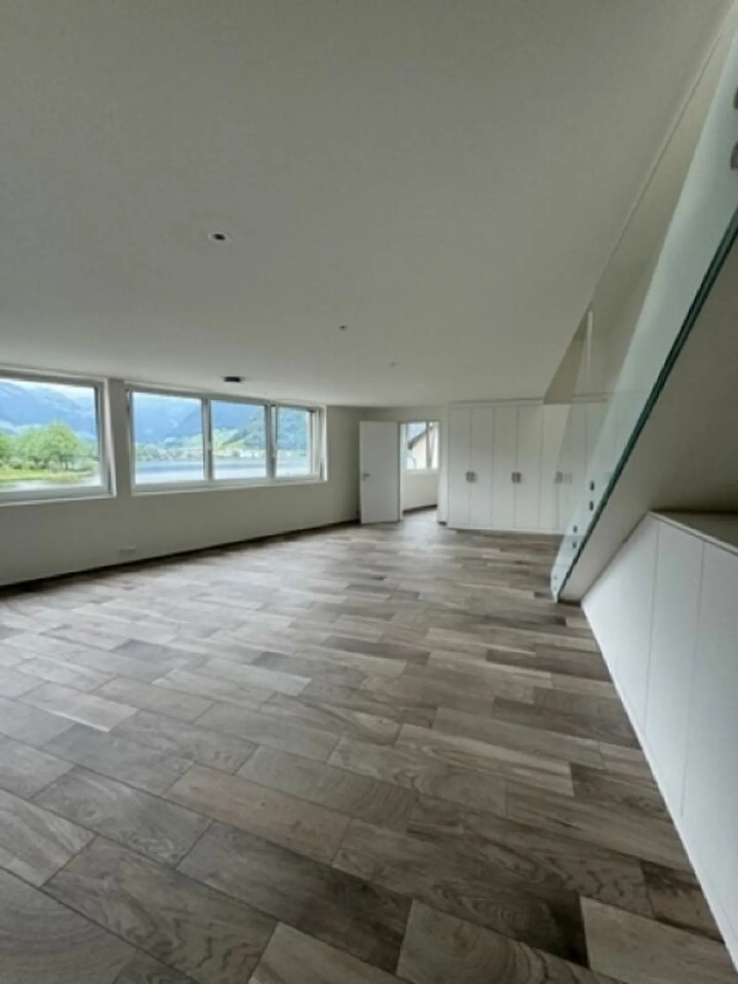 Architektonisches Juwel am See - Foto 1 von 13