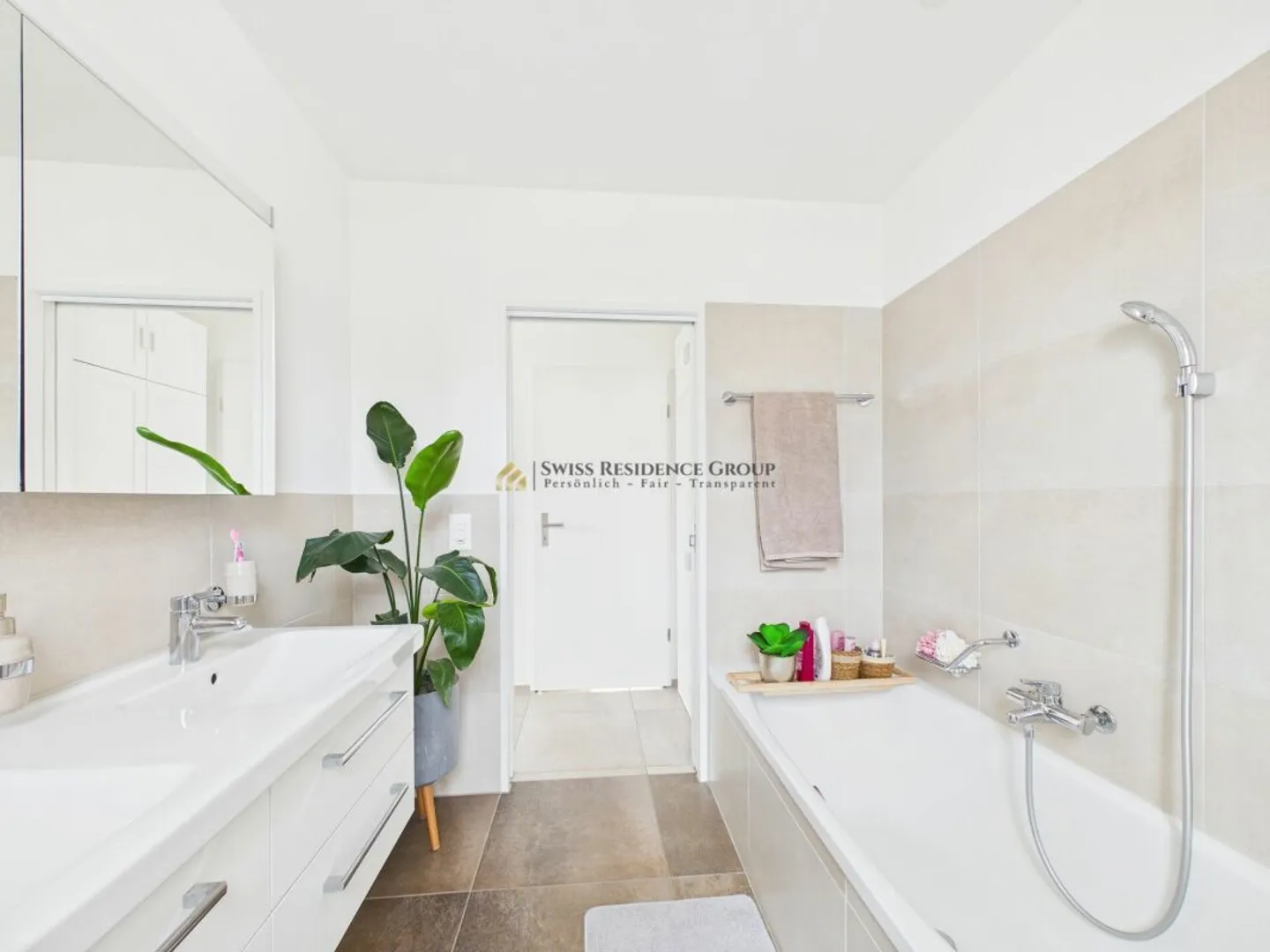 Stylish 4.5-Room Apartment - Photo 4 of 13