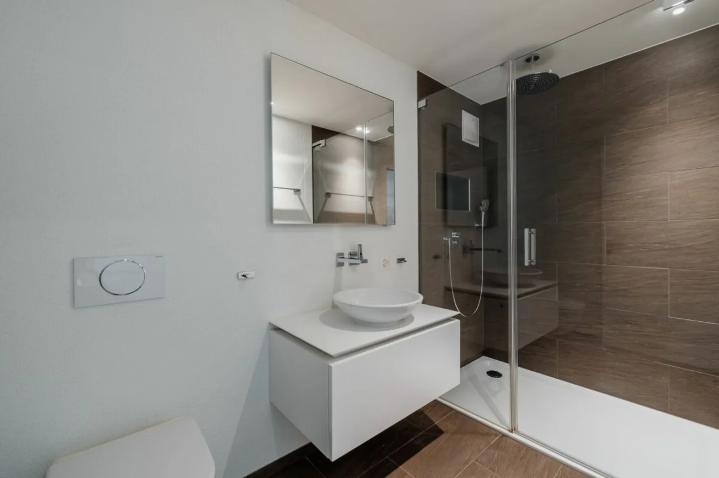 Moderne und helle 3.5- Zimmer- Wohnung mit zwei Balkonen - Photo 7 of 11