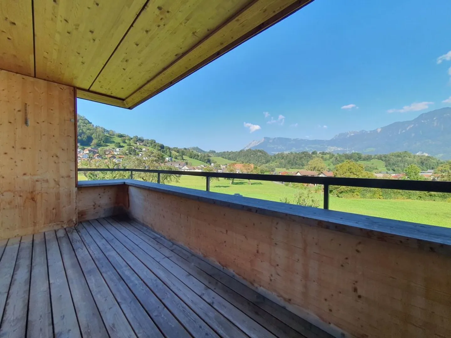 Assisted Living: Modern 3.5-Room Apartment with Modern Finish and Beautiful Balcony - Photo 8 of 9