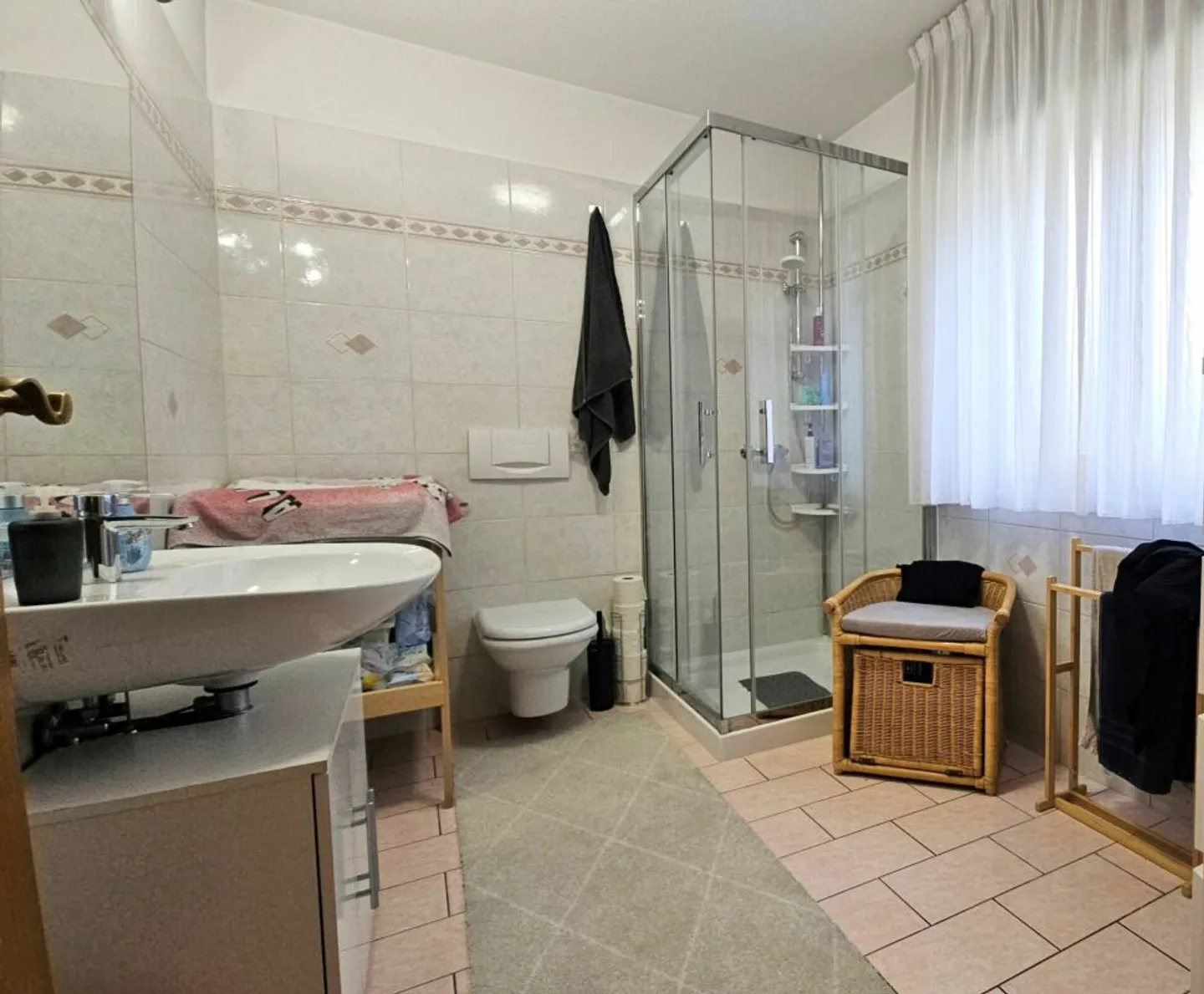 BEAUTIFUL AND LARGE INDEPENDENT HOUSE - Photo 11 of 13