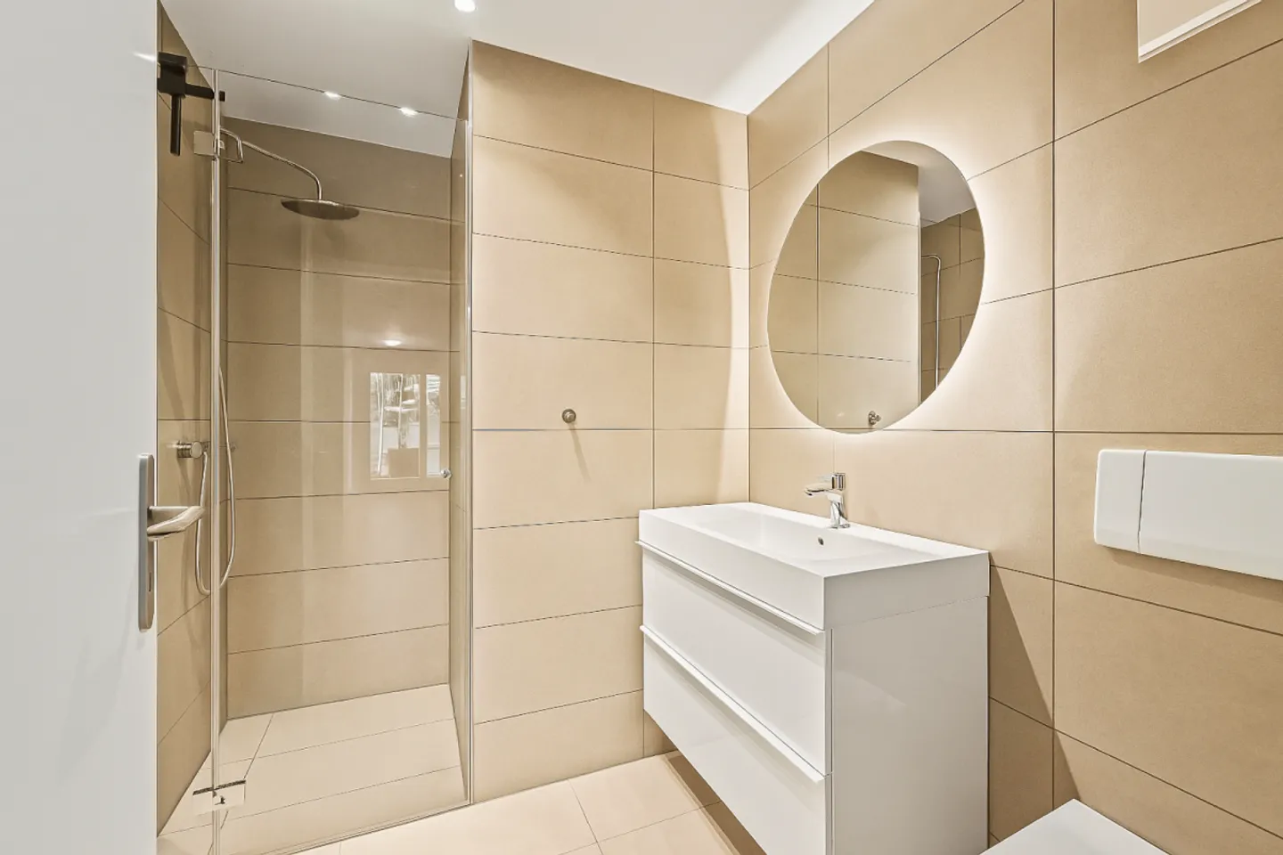 Modern Living on Two Floors with Courtyard and Seating Area - Photo 10 of 13