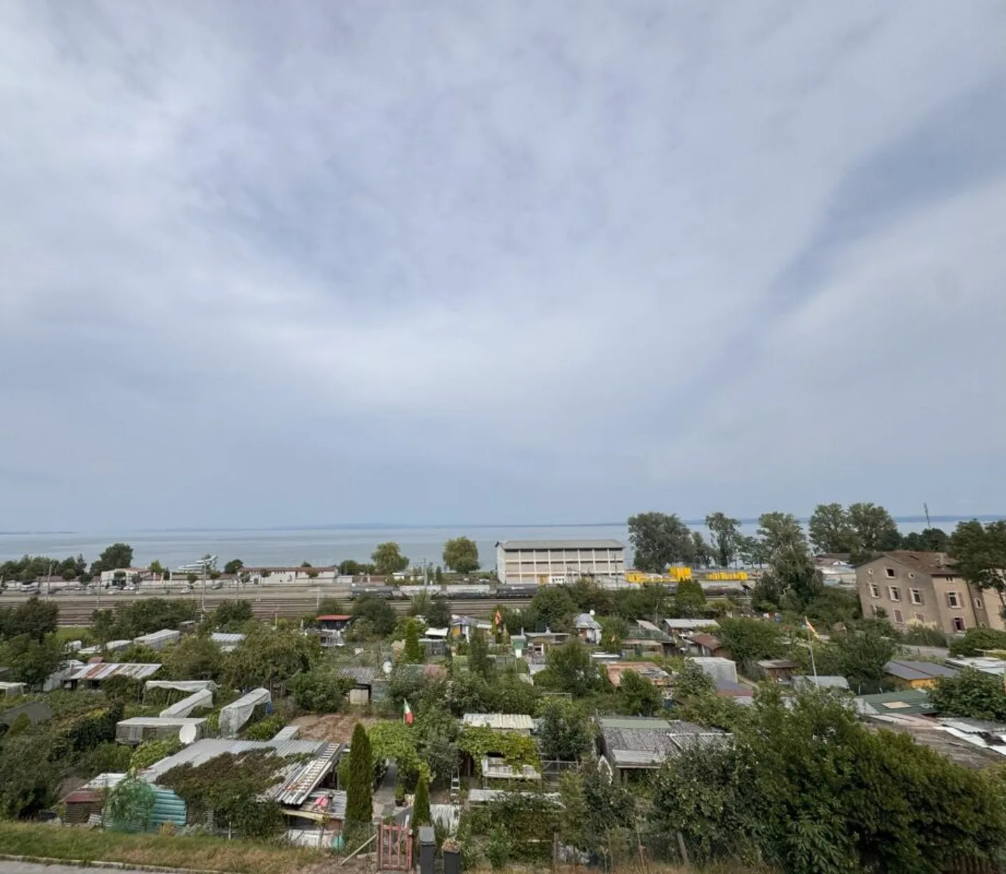 renovierte 4.5-Zimmer Maisonettewohnung mit Seesicht in Bahnhofsnähe - Foto 2 von 13