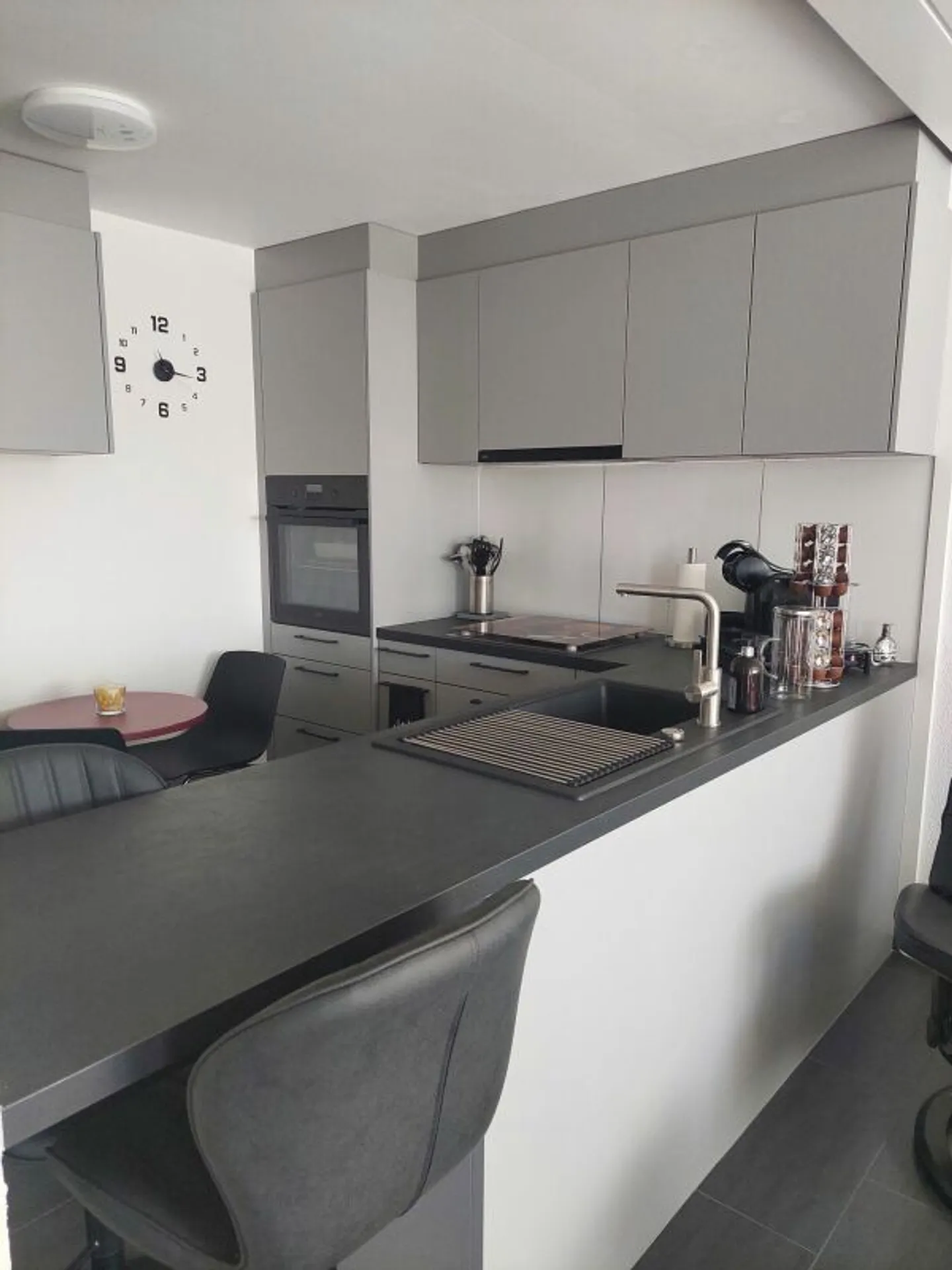 Bellissimo e fresco appartamento soleggiato di 2,5 stanze in vendita - Foto 5 di 12