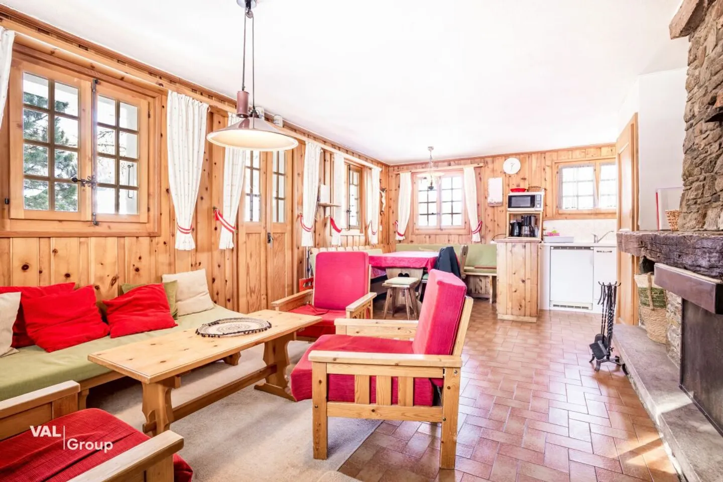 Chalet incantevole nel cuore di Ayer con vista mozzafiato - Foto 3 di 11