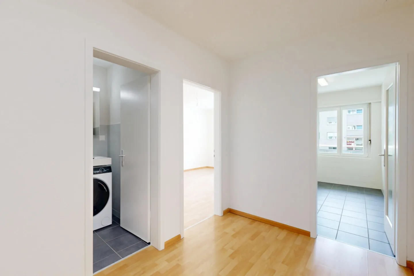 Cozy apartment with balcony, washer-dryer & dishwasher - Photo 9 of 12