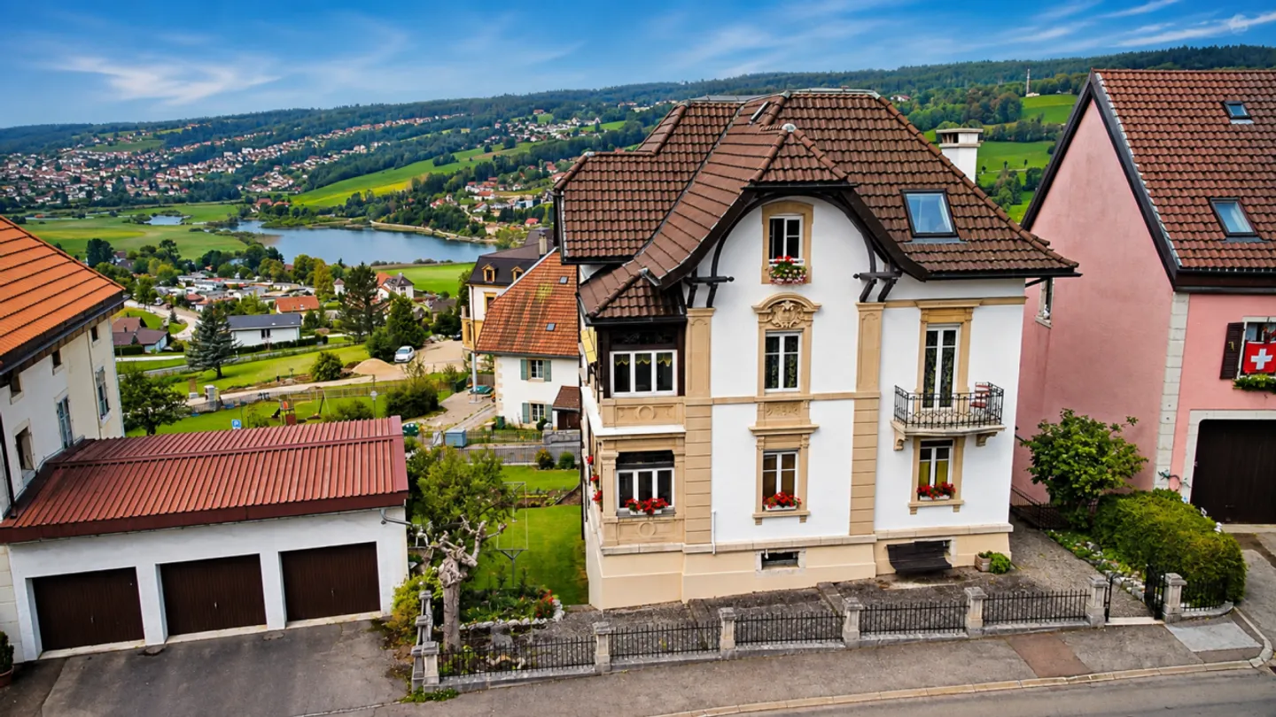 Bemerkenswertes Gebäude mit Blick auf den Doubs - Foto 2 von 13