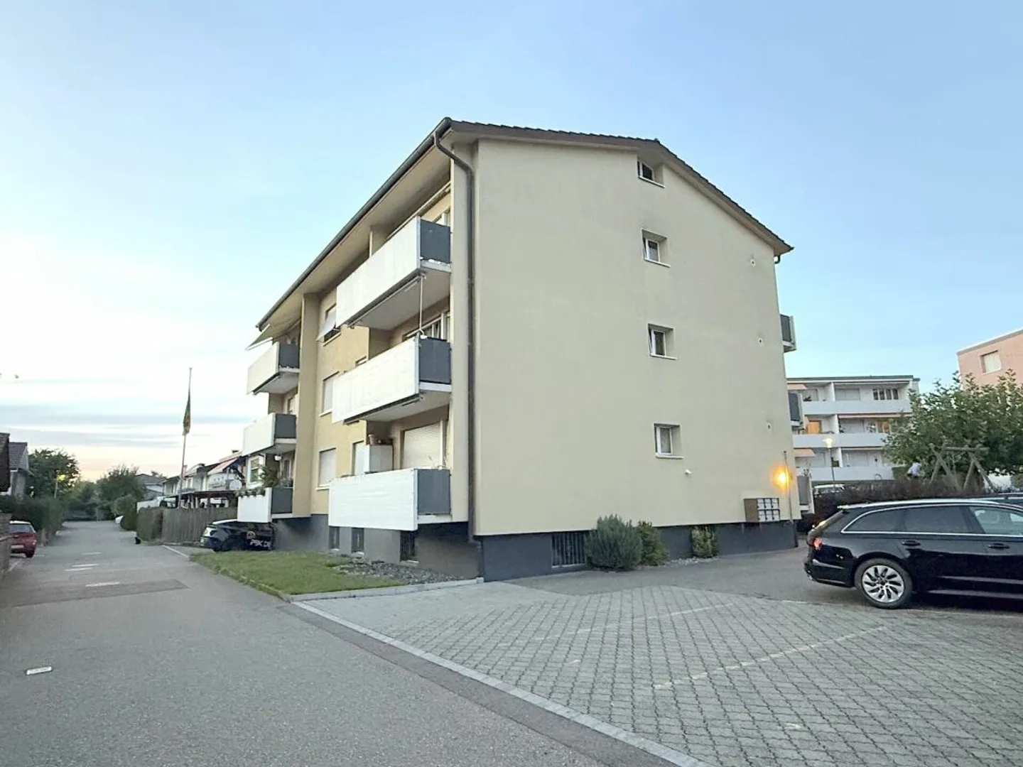 Casa ben curata con due balconi - Foto 2 di 11