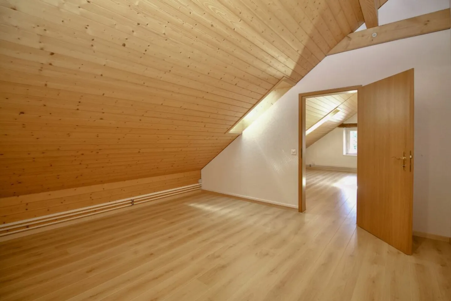 Ein Zuhause mit Charme - 3-Zimmer-Dachwohnung in Wohlenschwil - Foto 6 von 11