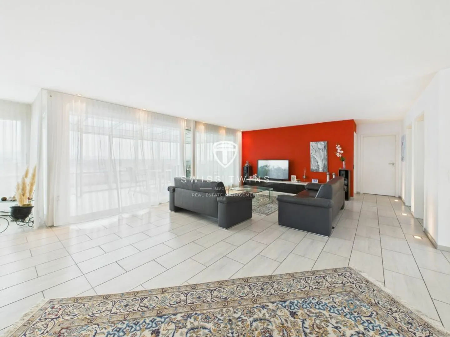 5½-room maisonette apartment with panoramic and mountain views - Photo 4 of 13