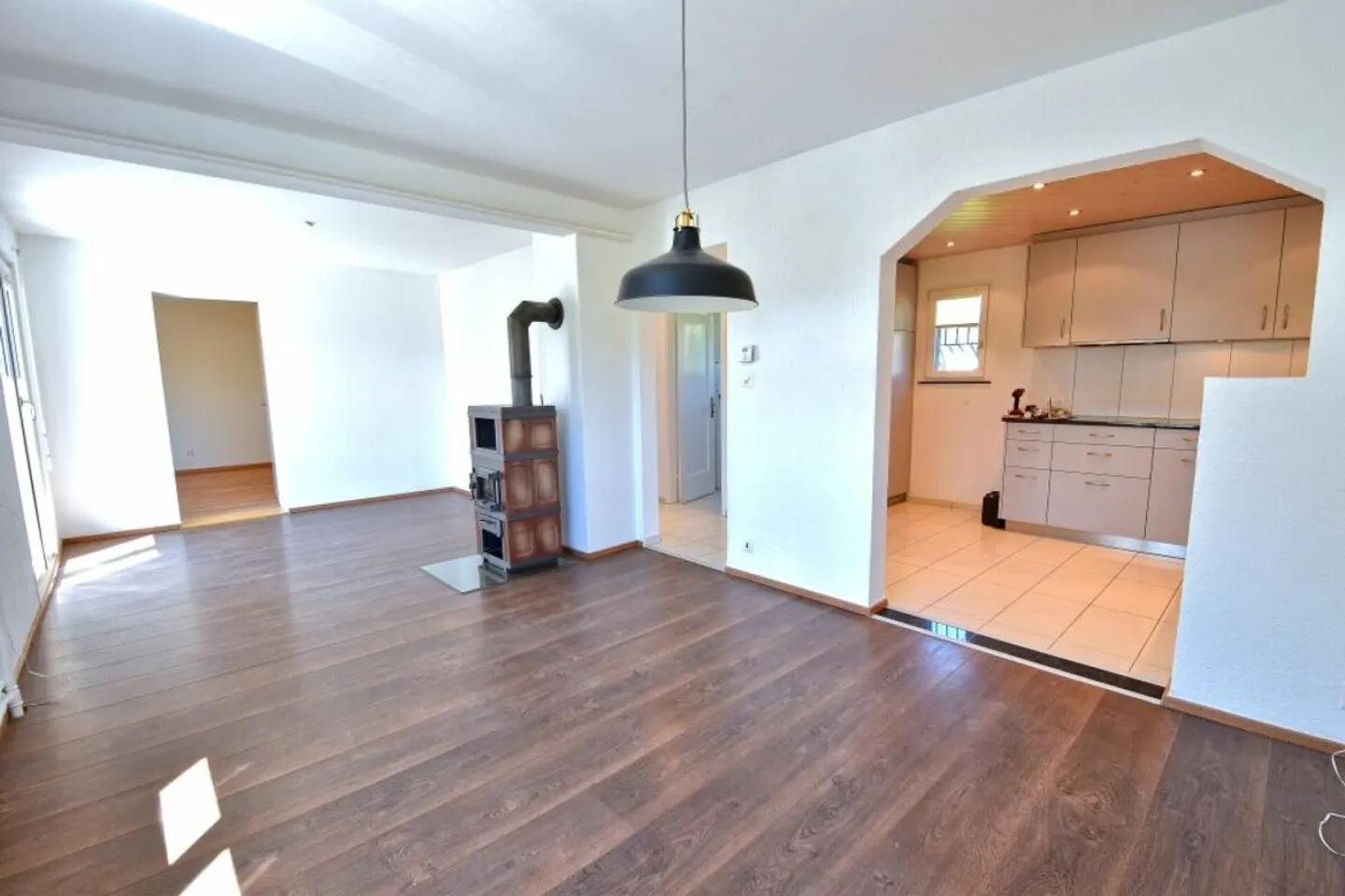 Charming Detached Family Home - Photo 6 of 13