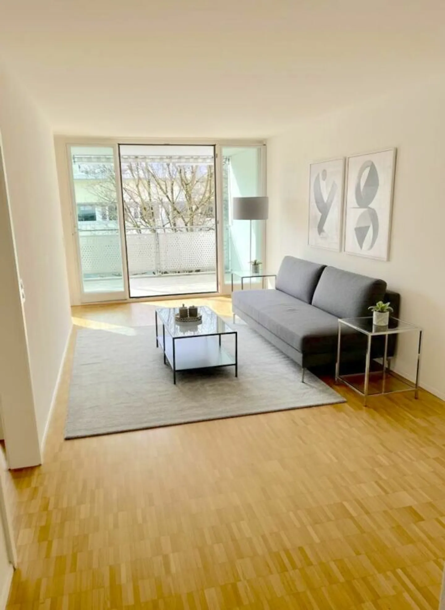 CENTRAL IN DÄTTWIL - SPACIOUS 2.5-ROOM APARTMENT - Photo 2 of 11