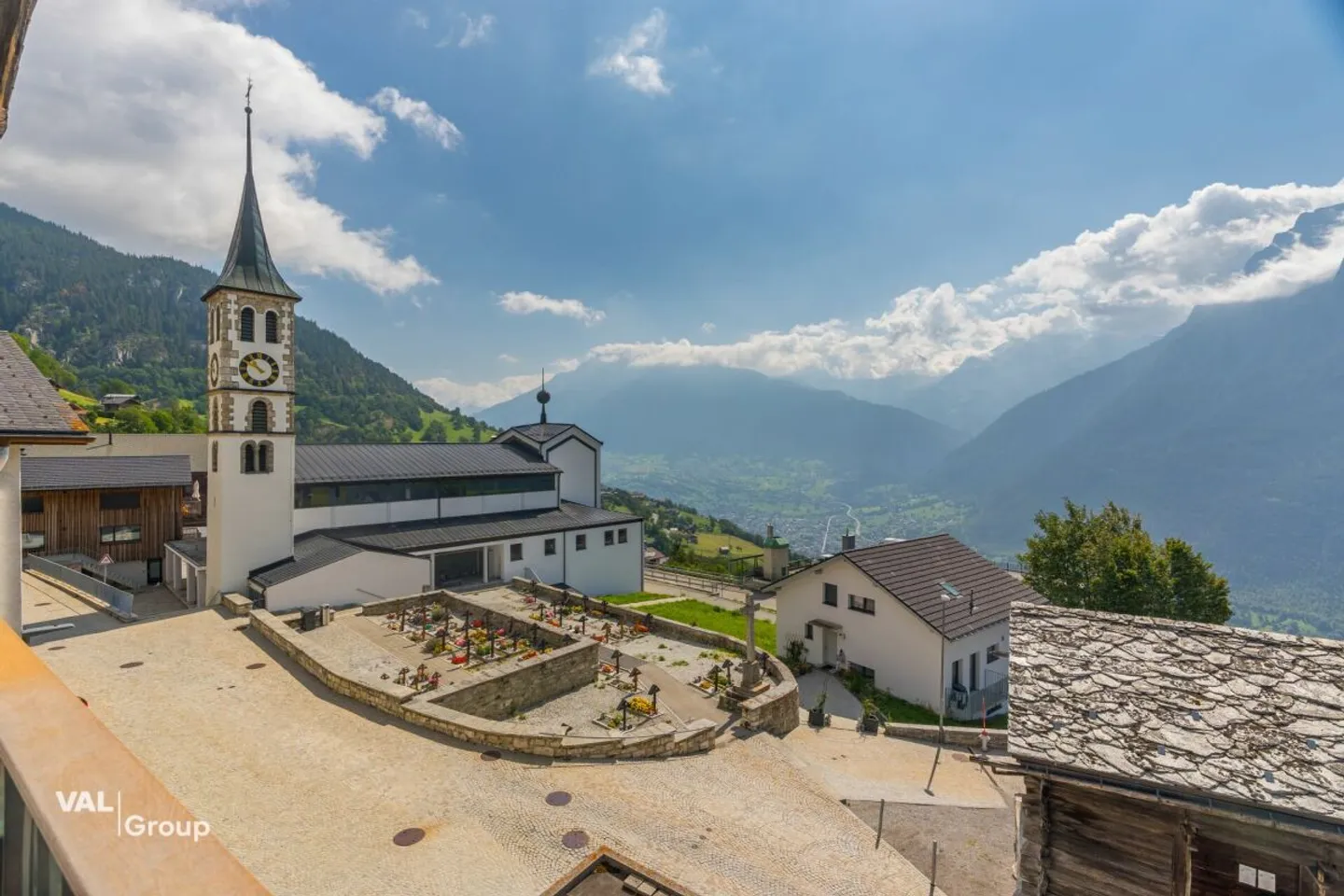 Where the Valais mountain world becomes the daily horizon - Photo 12 of 13