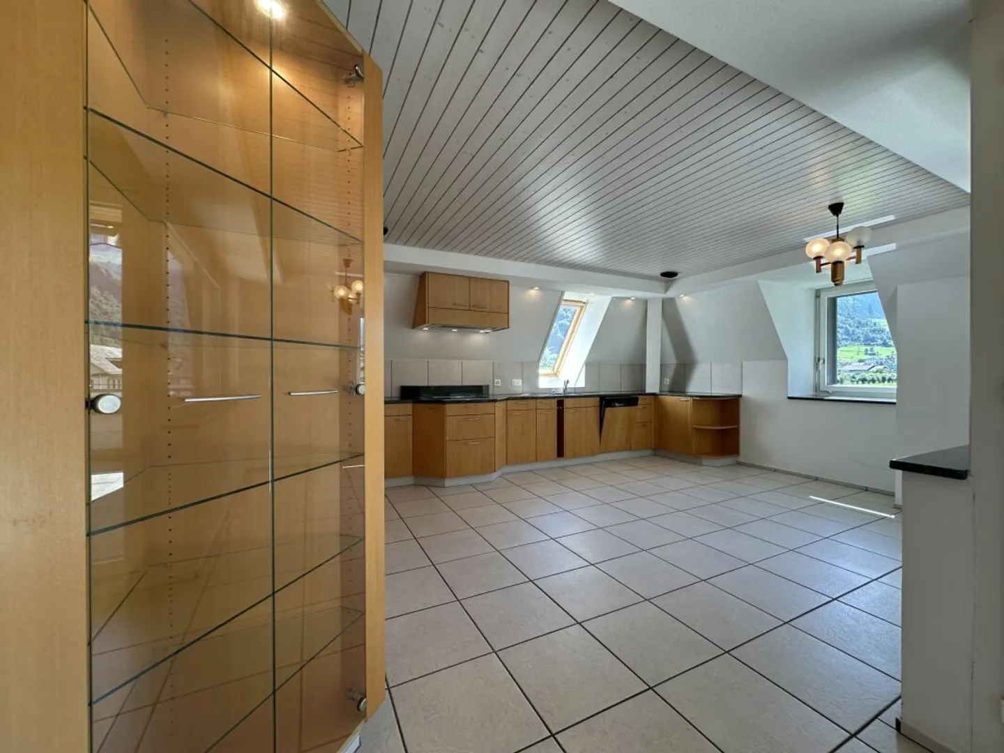 6 Zimmer Dachwohnung direkt beim Bahnhof Linthal - Photo 3 sur 13