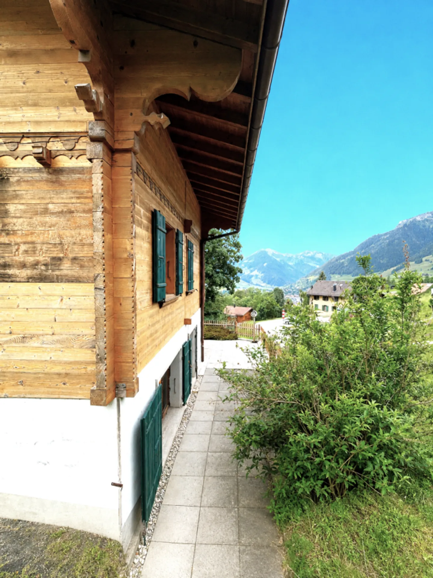 Grand chalet de 7 pièces avec appartement et vue magnifique à Château-d'Oex VD - Photo 10 sur 13