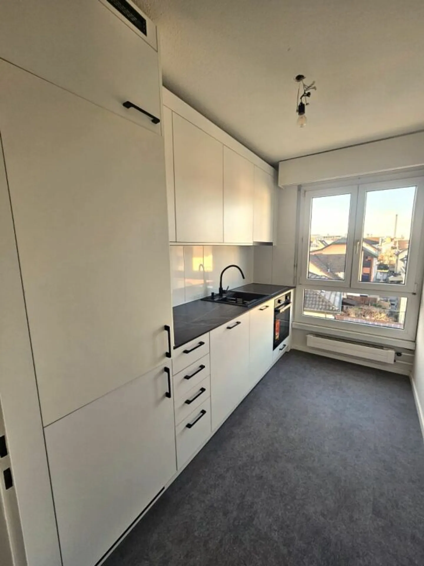 Bright 3-room apartment for rent in the center - Photo 1 of 6