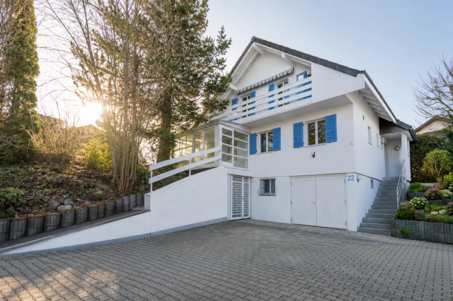 Charmantes Freistehendes Haus mit Garten - Foto 1 von 13