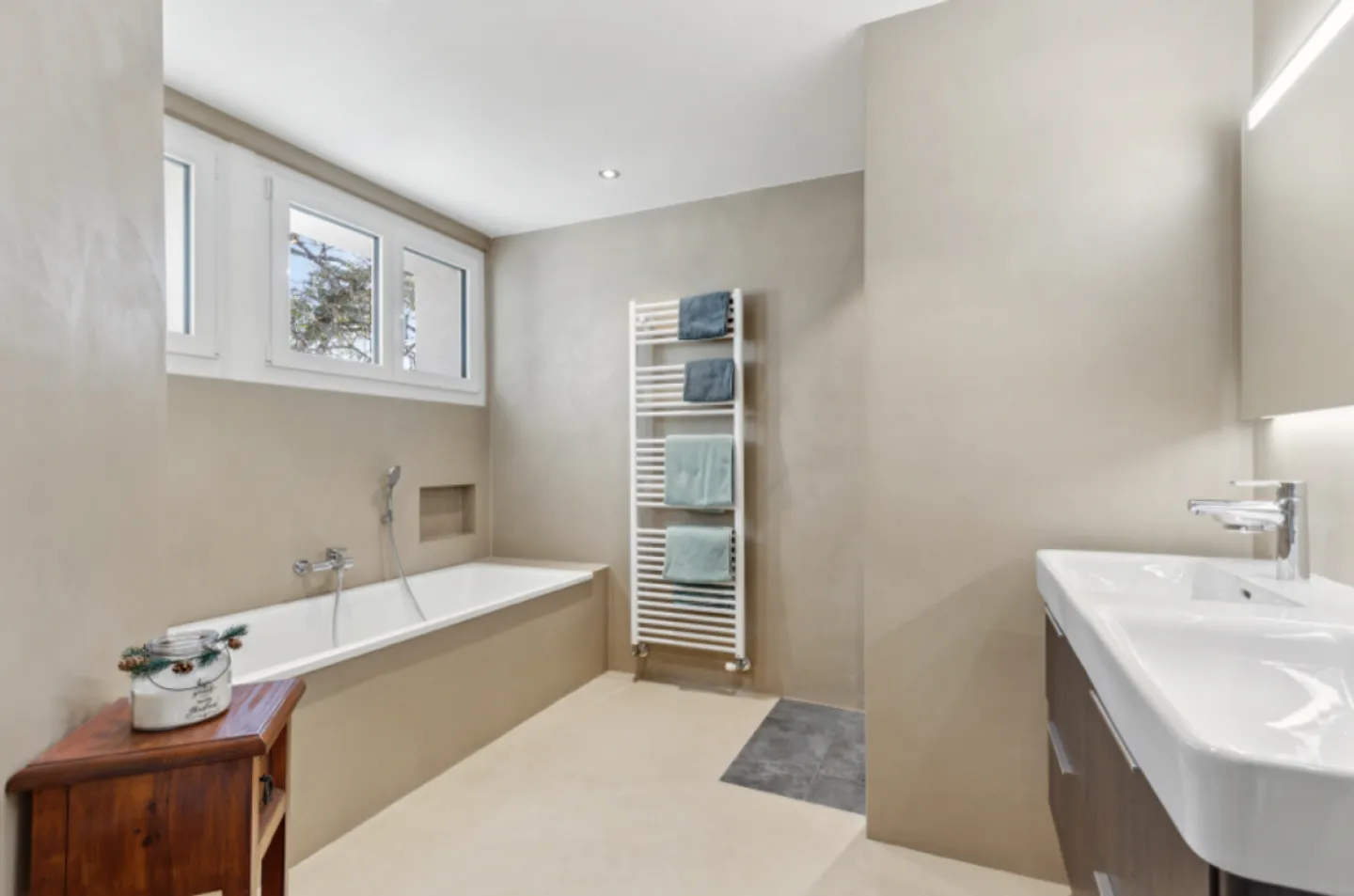 Stunning Attic with Lake View - Photo 10 of 13