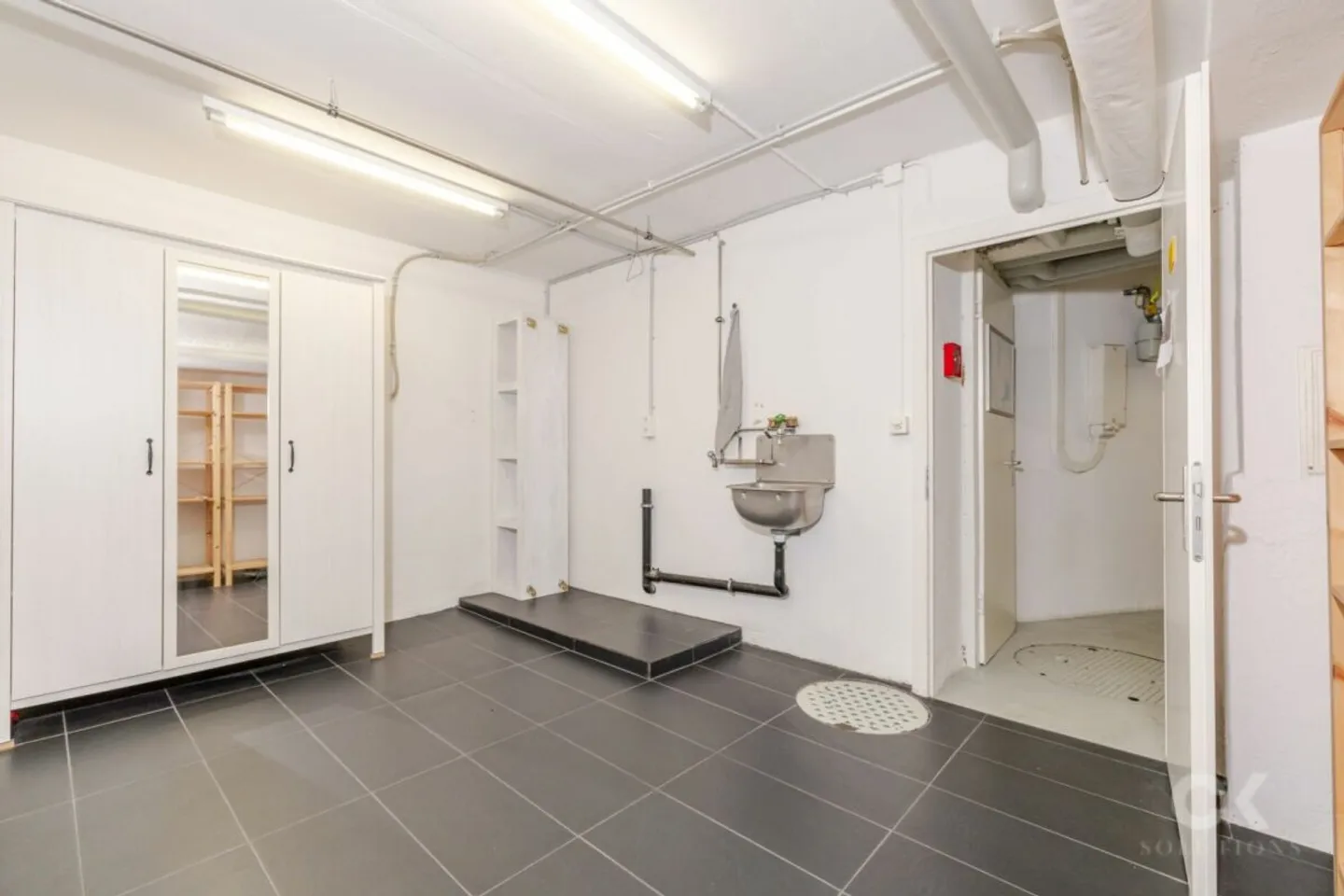 3-Room Gem with Investment Potential - Photo 11 of 12