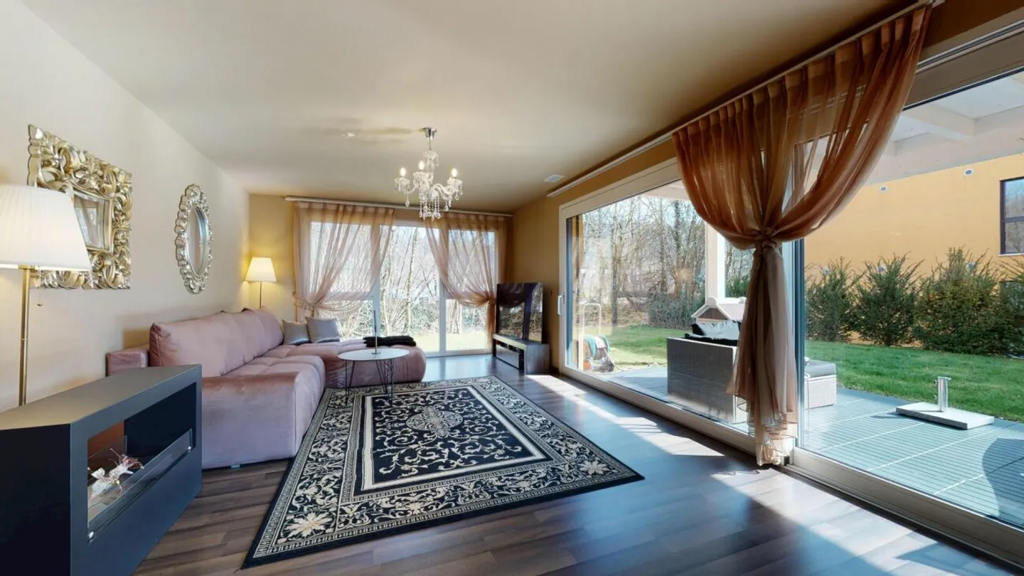 Stylish 4.5-room garden apartment with parking space in the garage and outdoor parking - Photo 5 of 12