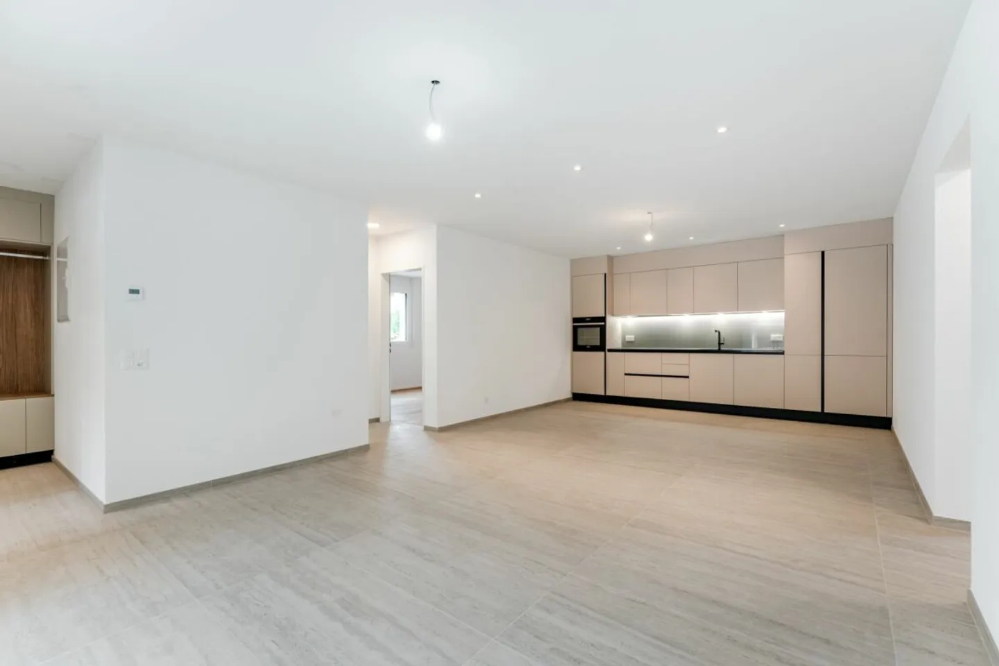 Riduzione di prezzo -50'000.- / Nuova costruzione moderna con stile - Appartamento al piano terra di 4,5 stanze - Foto 1 di 13